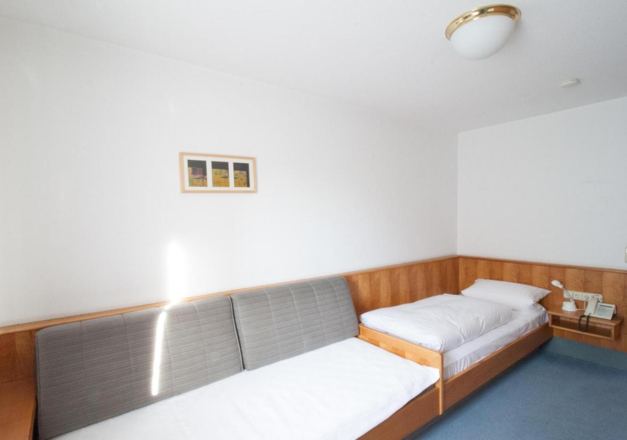 Hotel Krone Strassdorf Schwaebisch Gmuend Ngoại thất bức ảnh