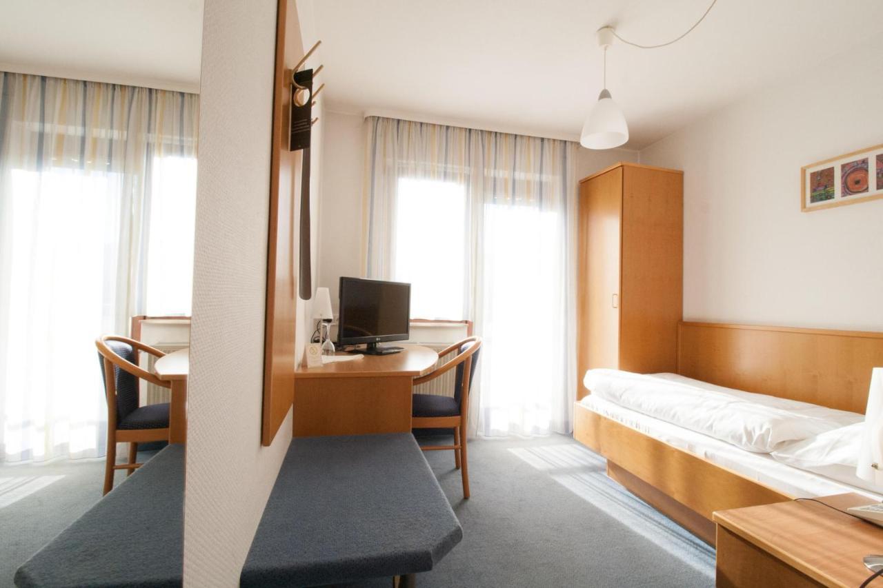 Hotel Krone Strassdorf Schwaebisch Gmuend Ngoại thất bức ảnh