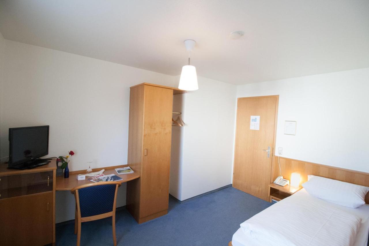 Hotel Krone Strassdorf Schwaebisch Gmuend Ngoại thất bức ảnh