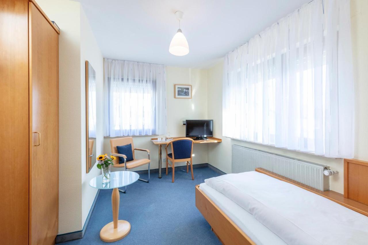 Hotel Krone Strassdorf Schwaebisch Gmuend Ngoại thất bức ảnh