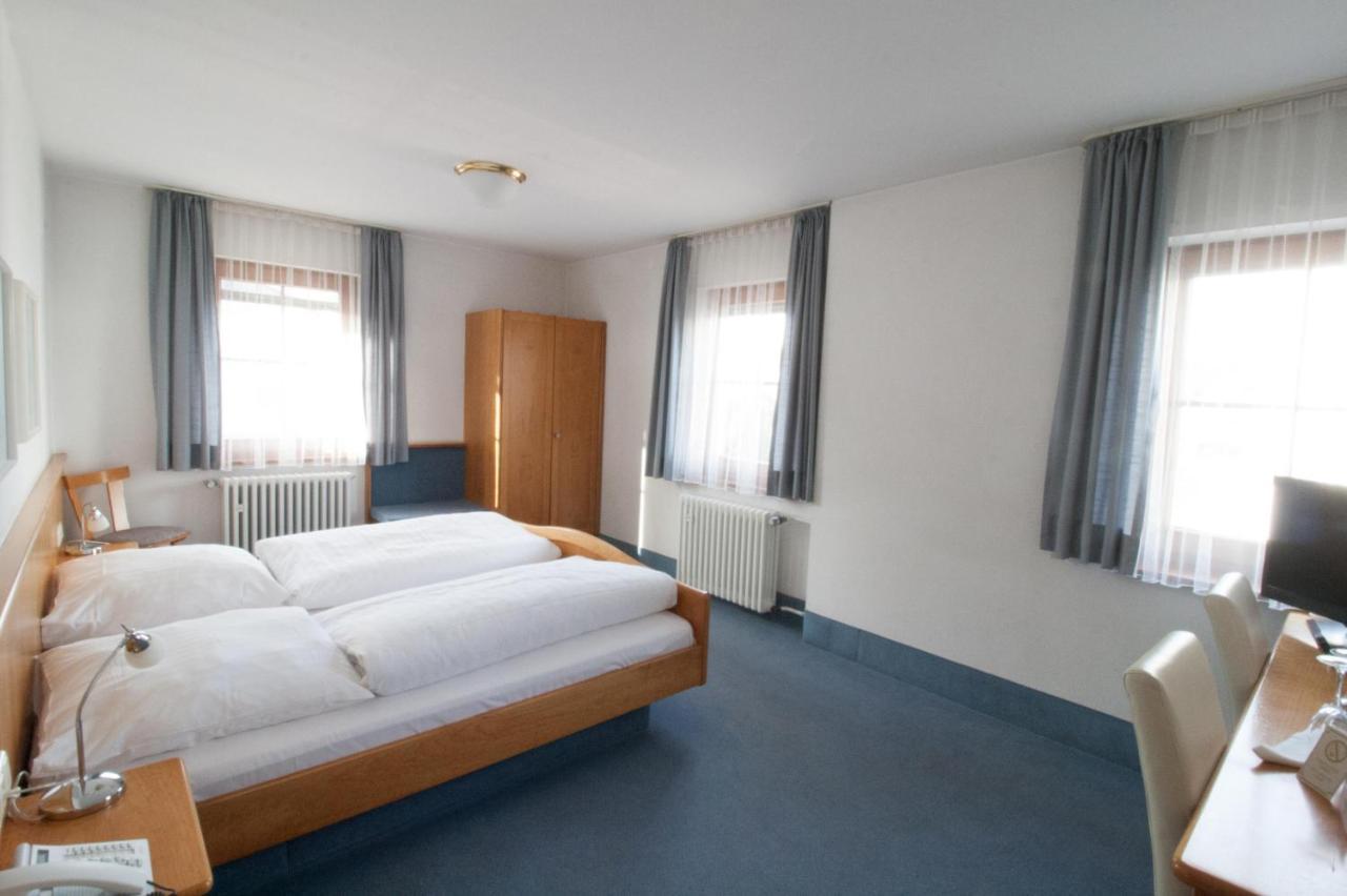 Hotel Krone Strassdorf Schwaebisch Gmuend Ngoại thất bức ảnh