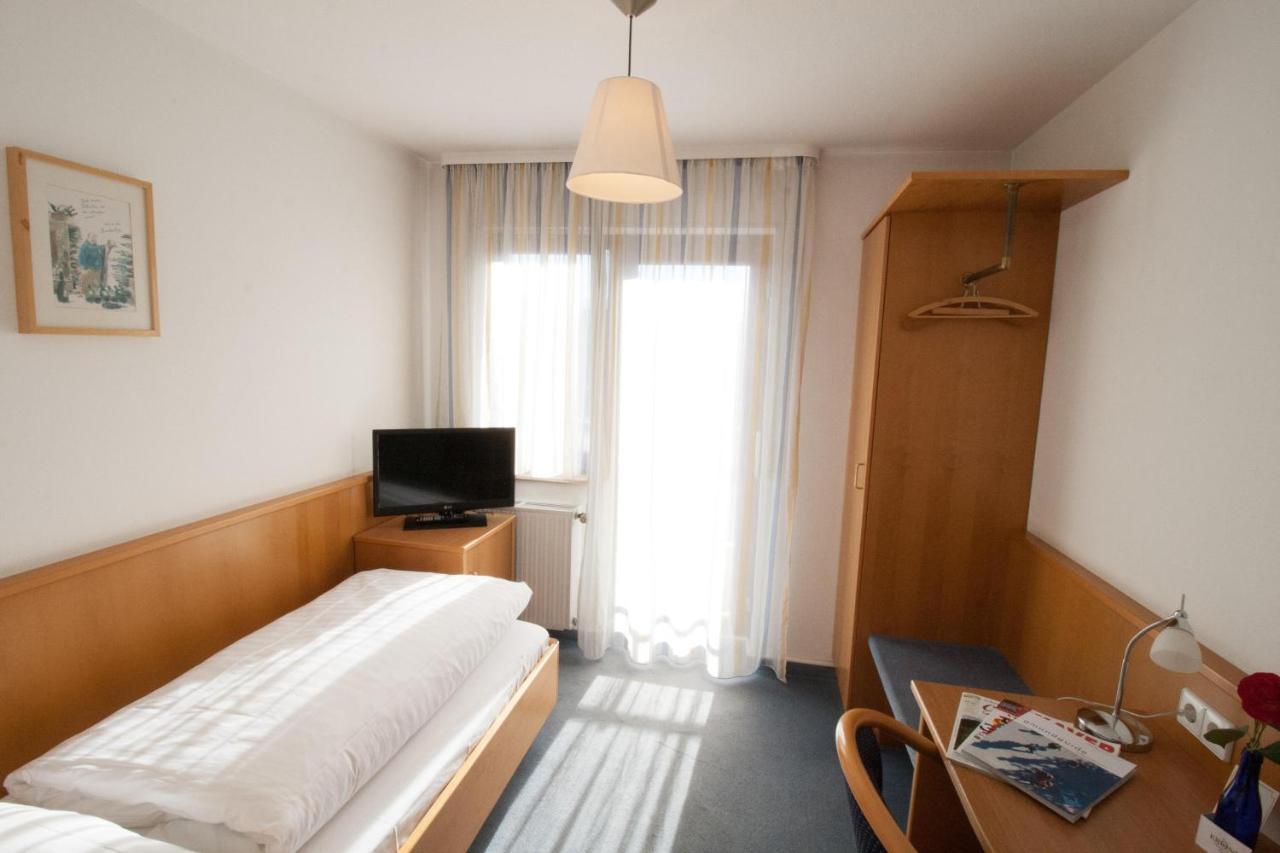 Hotel Krone Strassdorf Schwaebisch Gmuend Ngoại thất bức ảnh