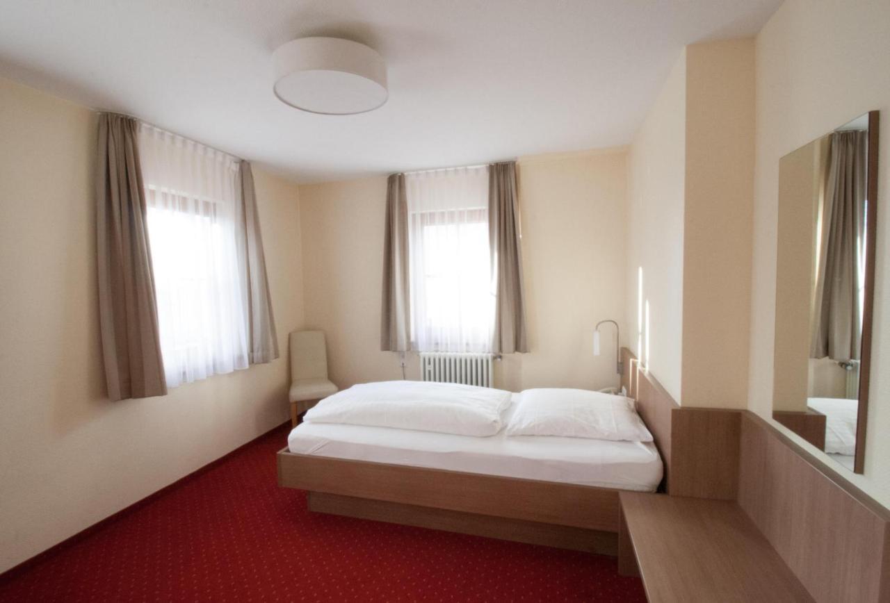 Hotel Krone Strassdorf Schwaebisch Gmuend Ngoại thất bức ảnh
