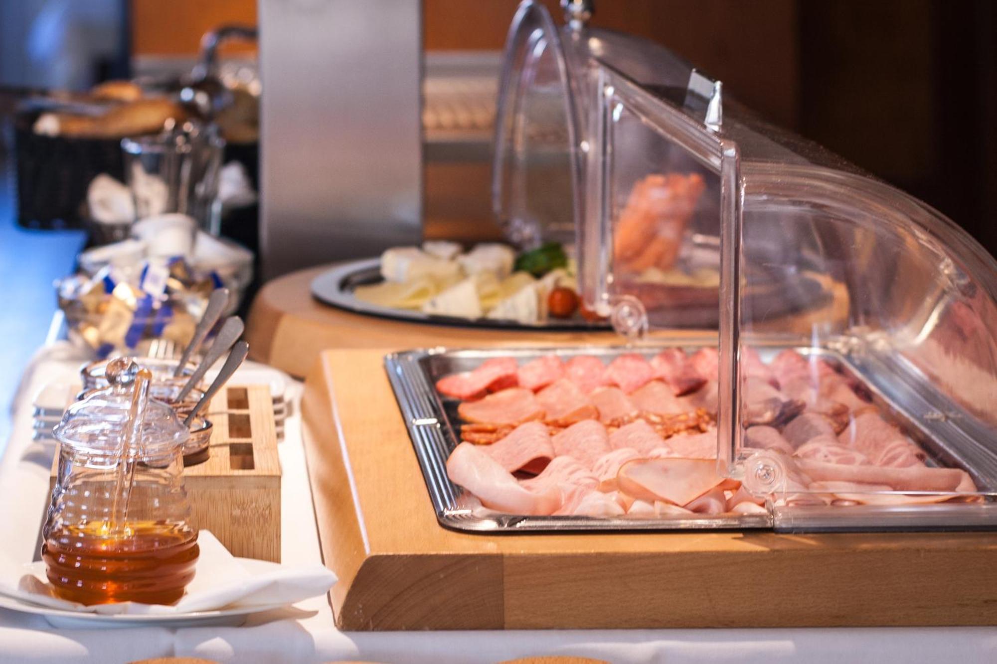 Hotel Krone Strassdorf Schwaebisch Gmuend Ngoại thất bức ảnh